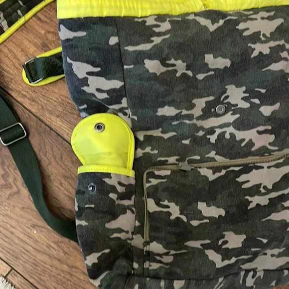 Backpack - Picture 6 of 7